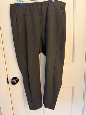 J. Jill Cropped Ankle Pants in Dark Gray